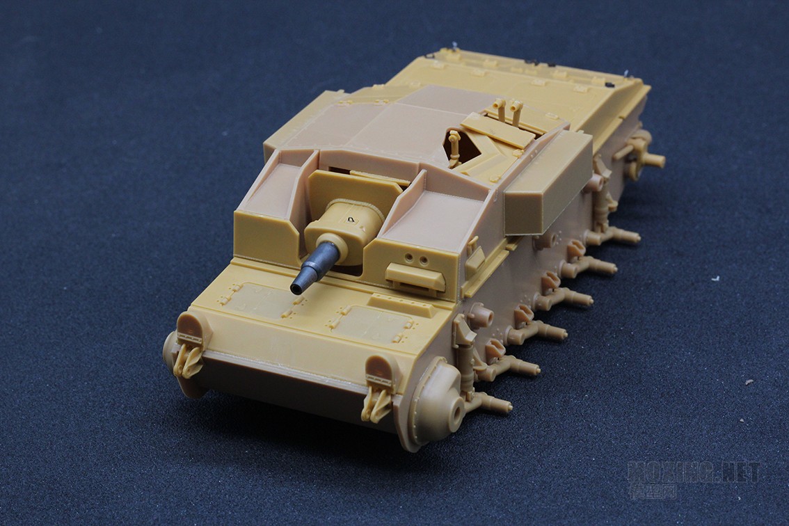 [模型网评测]威骏-1/35德国三号突击炮e型(cb35118)-实车简介