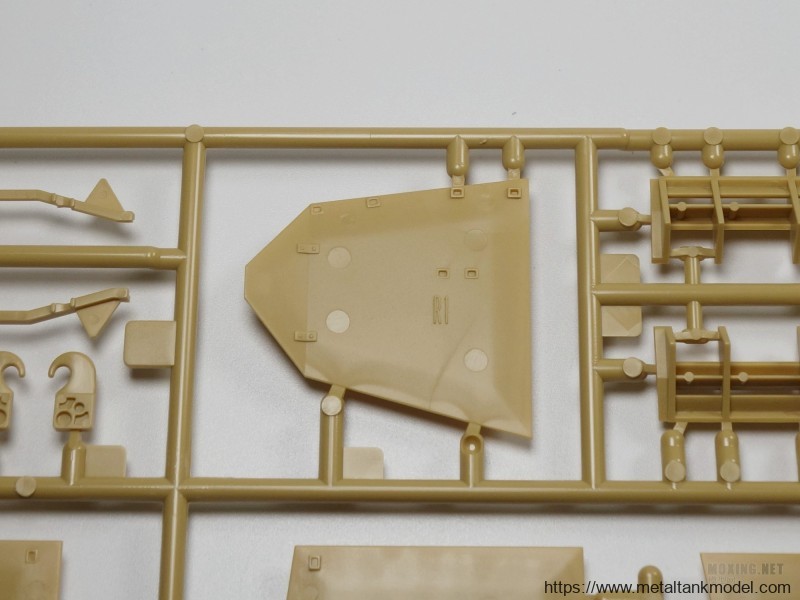 [模型网评测]田宫(35353)-1/35德国4号