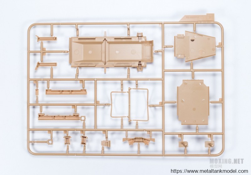 [模型网评测]MENG-1/35卡特彼勒D9R