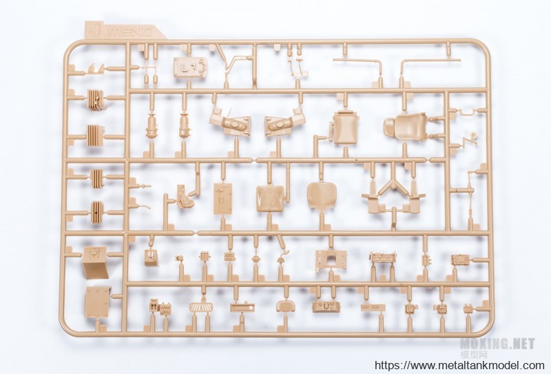 [模型网评测]MENG-1/35卡特彼勒D9R