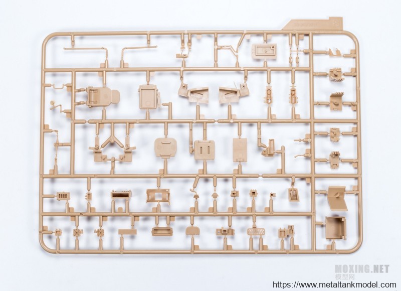 [模型网评测]MENG-1/35卡特彼勒D9R