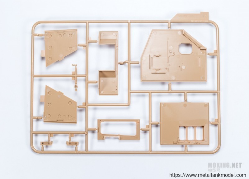 [模型网评测]MENG-1/35卡特彼勒D9R