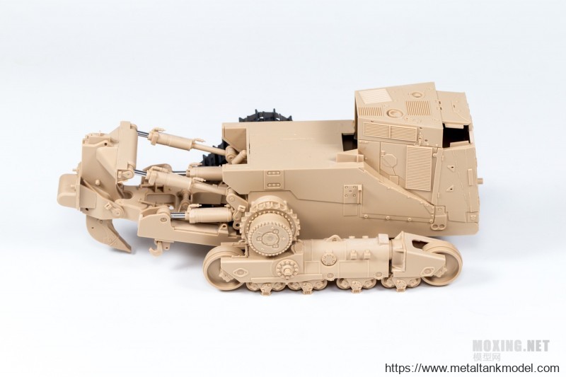 [模型网评测]MENG-1/35卡特彼勒D9R