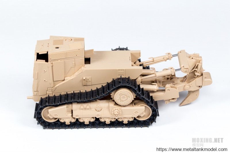 [模型网评测]MENG-1/35卡特彼勒D9R
