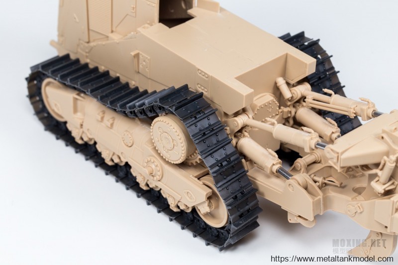 [模型网评测]MENG-1/35卡特彼勒D9R