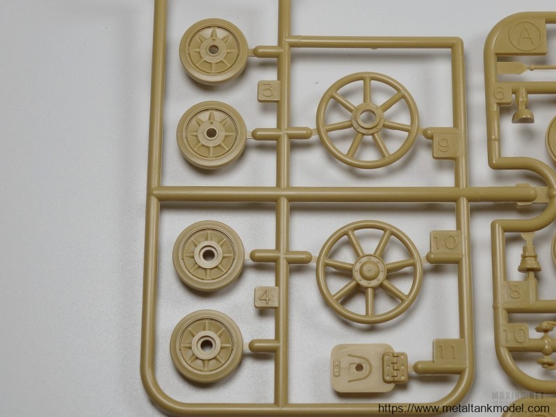 [模型网评测]田宫(35353)-1/35德国4号