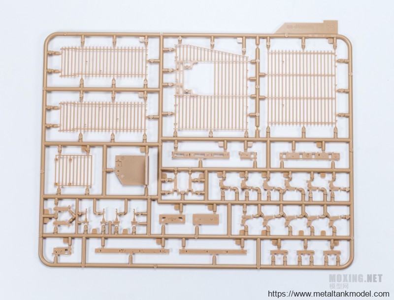 [模型网评测]MENG-1/35卡特彼勒D9R
