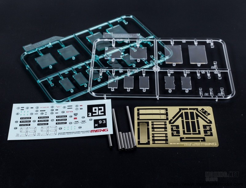 [模型网评测]MENG-1/35卡特彼勒D9R