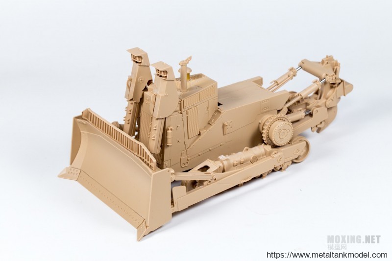 [模型网评测]MENG-1/35卡特彼勒D9R