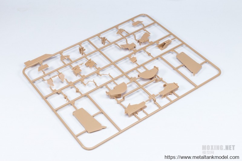 [模型网评测]MENG-1/35卡特彼勒D9R