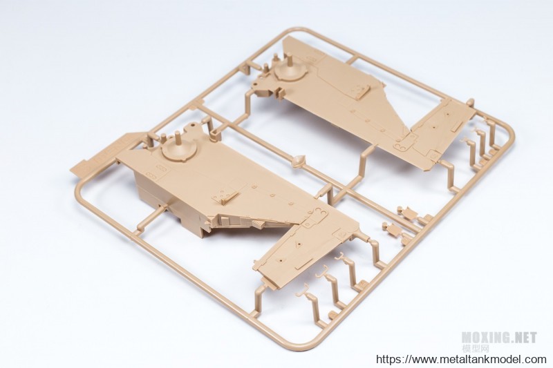 [模型网评测]MENG-1/35卡特彼勒D9R