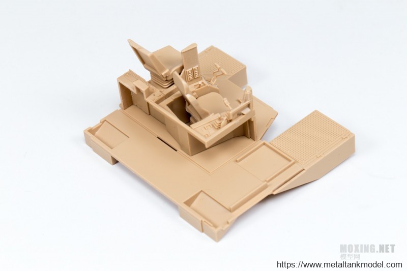 [模型网评测]MENG-1/35卡特彼勒D9R