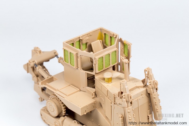 [模型网评测]MENG-1/35卡特彼勒D9R