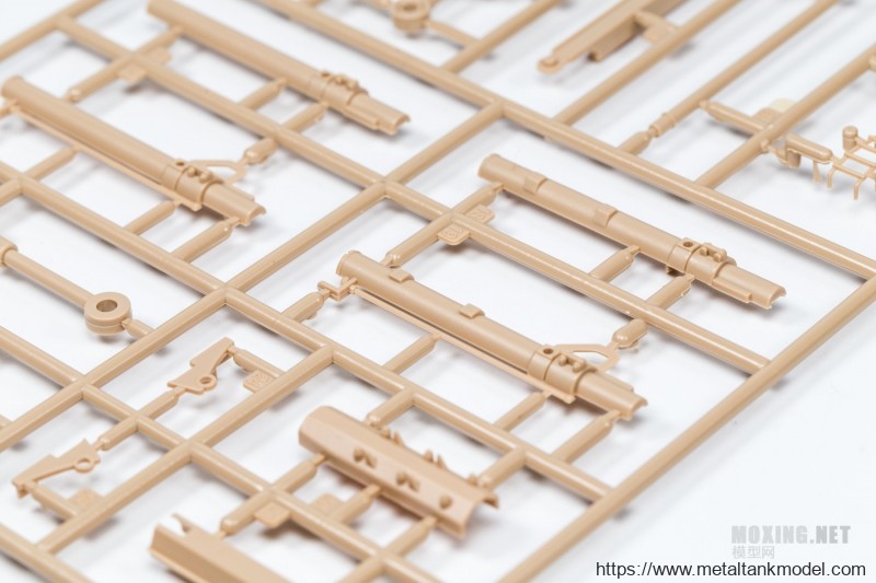 [模型网评测]MENG-1/35卡特彼勒D9R