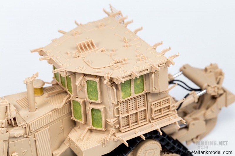 [模型网评测]MENG-1/35卡特彼勒D9R