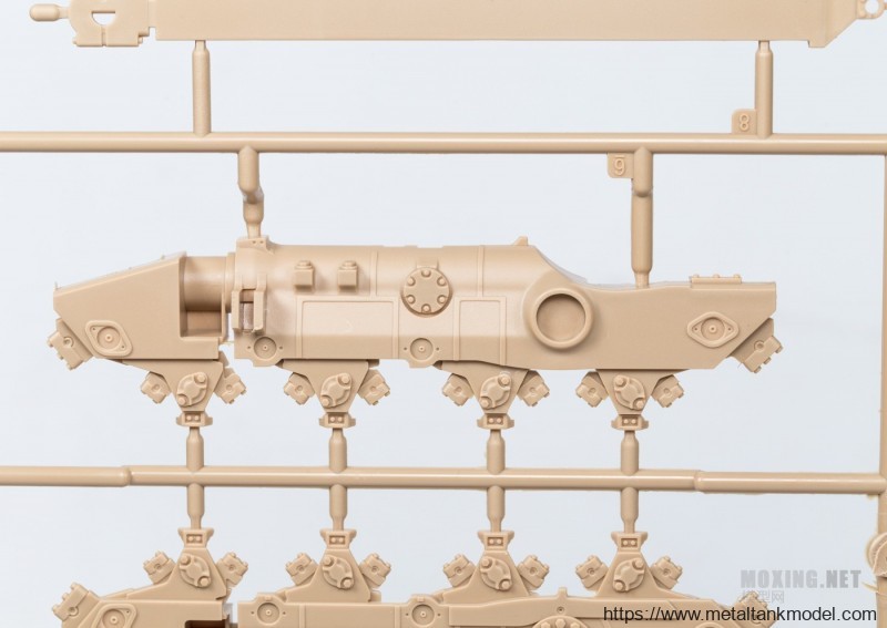 [模型网评测]MENG-1/35卡特彼勒D9R