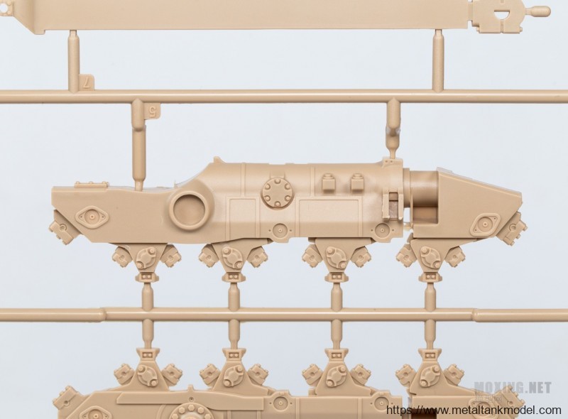 [模型网评测]MENG-1/35卡特彼勒D9R