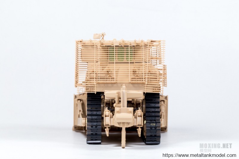 [模型网评测]MENG-1/35卡特彼勒D9R