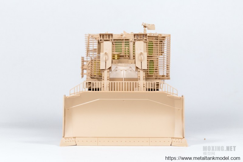 [模型网评测]MENG-1/35卡特彼勒D9R