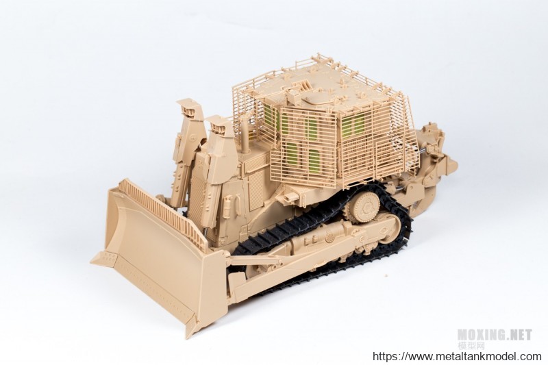[模型网评测]MENG-1/35卡特彼勒D9R