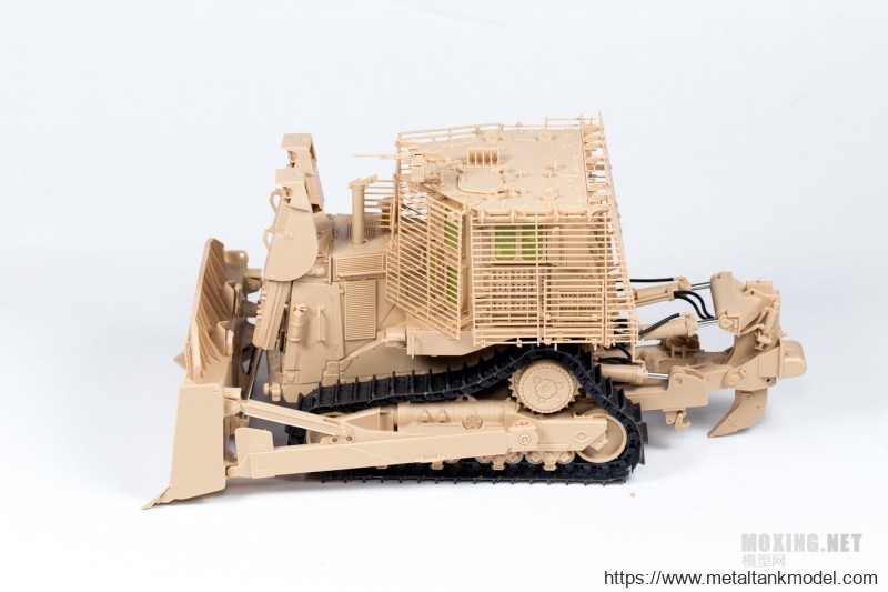 [模型网评测]MENG-1/35卡特彼勒D9R