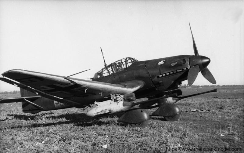 [模型网评测]小号手-1/32德国Ju 87G-2