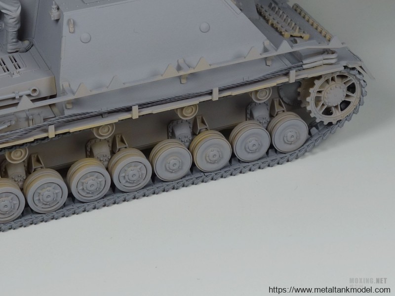 [模型网评测]田宫(35353)-1/35德国4号