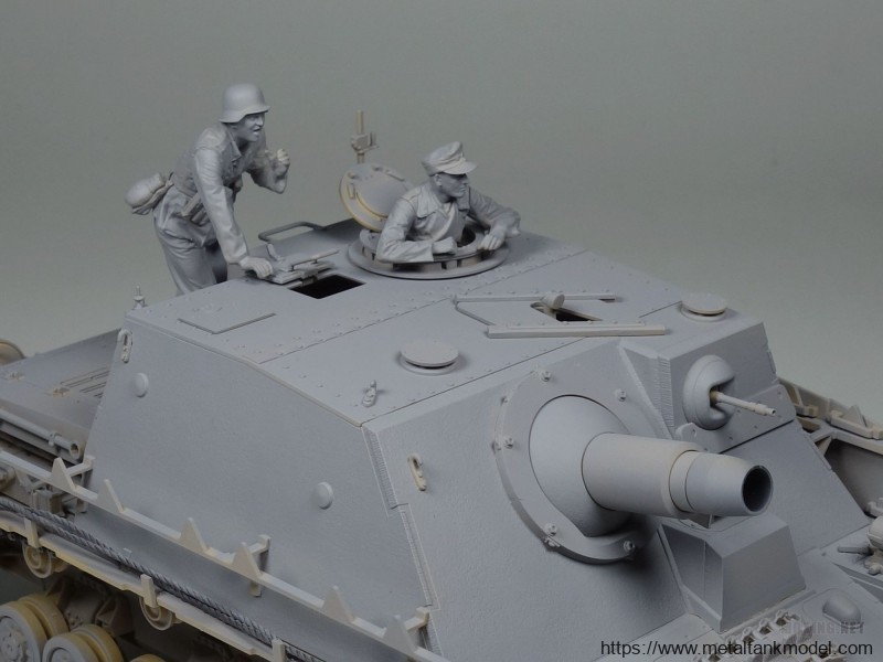 [模型网评测]田宫(35353)-1/35德国4号