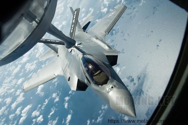 [坦克模型对比评测]MENG(LS007) VS 小鹰(80103)-1/48 F-35A