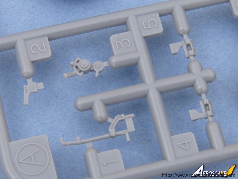 [开盒简评]田宫(61115)-1/48川崎三式战斗机 飞燕I型丁 KI-61-开盒 - 第3张  | 制作坦克模型记录