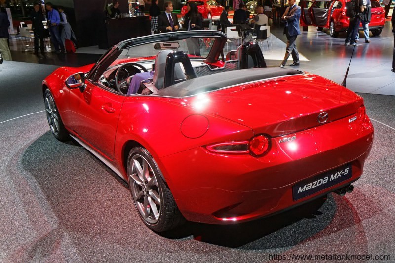 [模型网评测]田宫-1/24马自达MX-5/ROADSTER敞篷跑车(24342)-实车简介 - 第4张  | 制作坦克模型记录