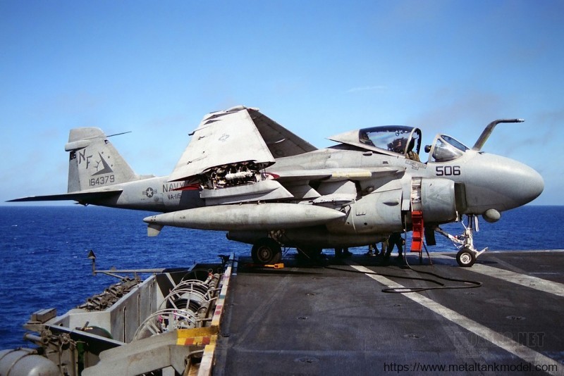 [模型网评测]HOBBYBOSS-1/48美国A-6E