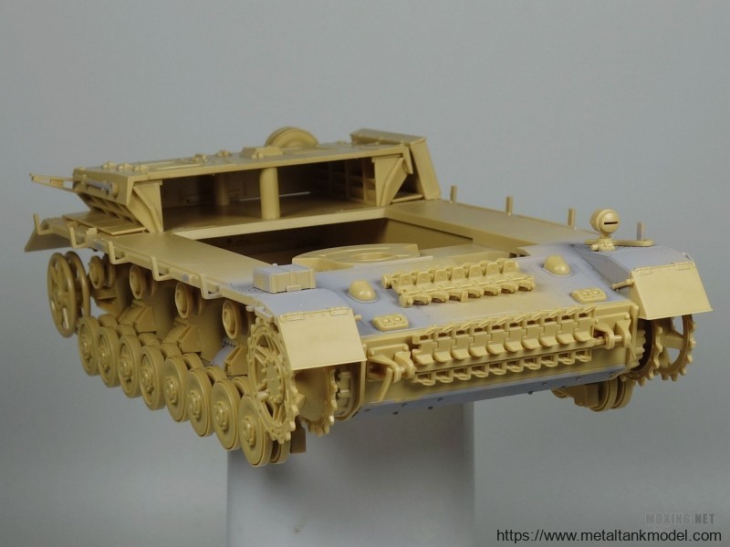 [模型网评测]田宫(35353)-1/35德国4号