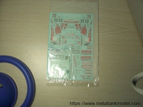 [开盒简评]田宫-1/24日产Xanavi NISMO GT-R(R34)赛车 普通版(24268)特别版(24271)-封绘 - 第3张  | 制作坦克模型记录