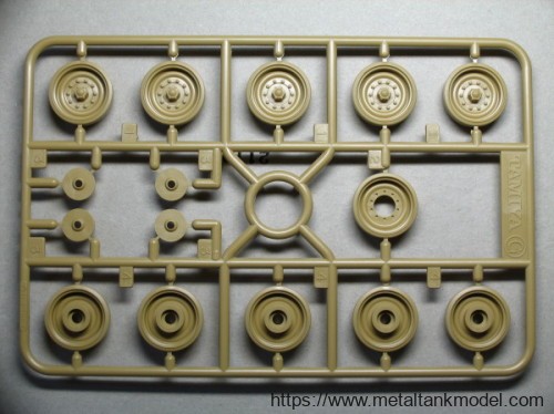 [开盒评测]田宫-1/35美国M60A1主战坦克附反应装甲版(35157)-封绘及简介 - 第1张  | 制作坦克模型记录