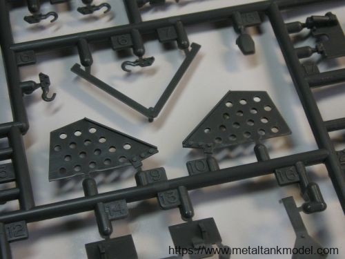[开盒评测]田宫-1/35德国Sd.Kfz.232八轮装甲车(35036)(35297)-封绘 - 第2张  | 制作坦克模型记录