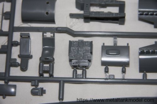 [开盒评测]田宫-1/48亨克尔He219 A-7(夜枭UHU)夜间战斗机(61057)-开盒总览 - 第2张  | 制作坦克模型记录