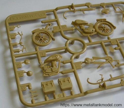 [板件评测]田宫-1/35德国二战野战宪兵及传令摩托(35241)-封绘及总览 - 第3张  | 制作坦克模型记录