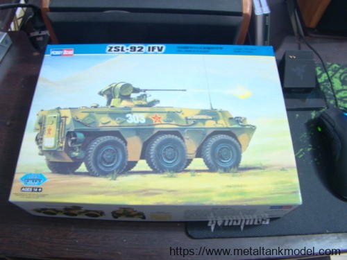 [开盒简评]HOBBYBOSS-1/35中国陆军92轮式步兵战车(82454)-封绘及总览