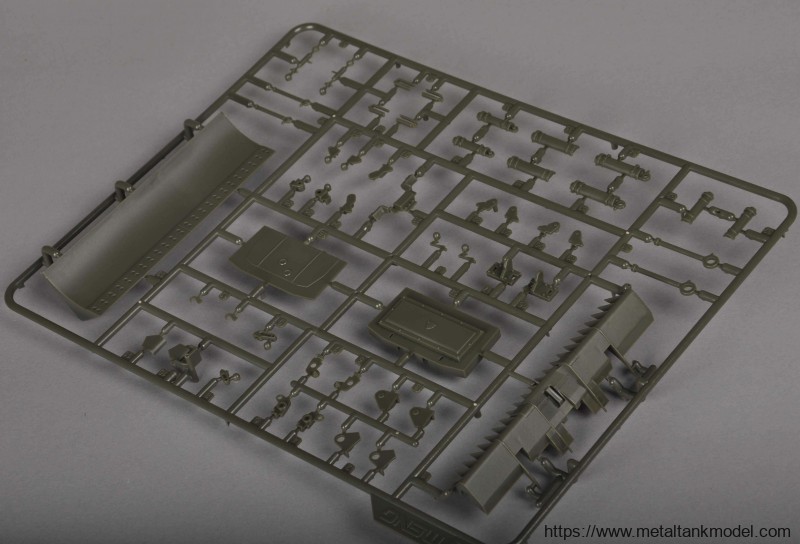 [模型网评测]MENG-1/35俄罗斯T-90主战坦克(带TBS-86推土铲)(TS-014)完全评测-开盒 - 第1张  | 制作坦克模型记录