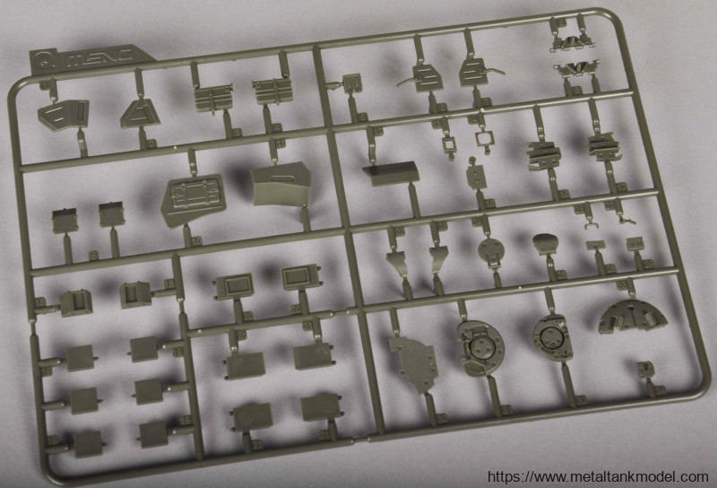 [模型网评测]MENG-1/35俄罗斯T-90主战坦克(带TBS-86推土铲)(TS-014)完全评测-开盒 - 第8张  | 制作坦克模型记录