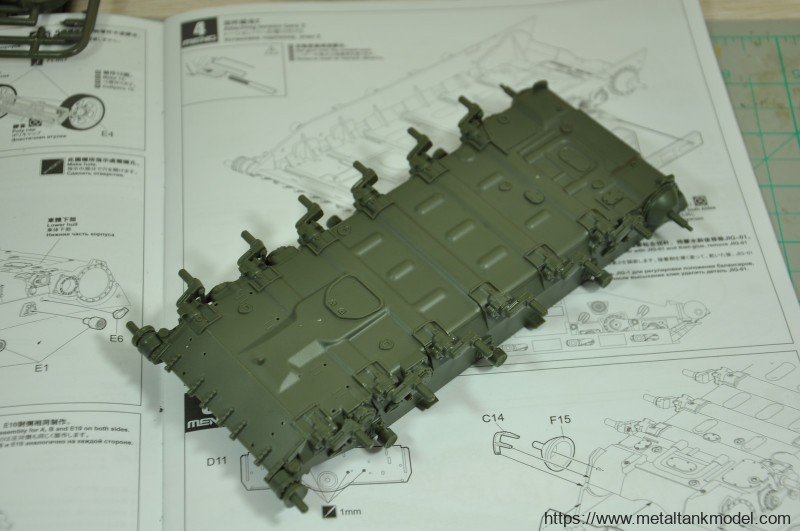 [模型网评测]MENG-1/35俄罗斯T-90主战坦克(带TBS-86推土铲)(TS-014)完全评测-开盒 - 第7张  | 制作坦克模型记录