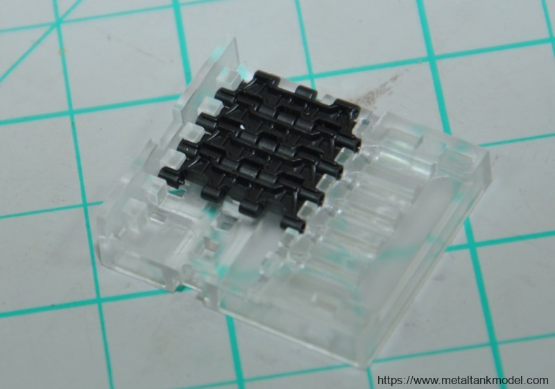 [模型网评测]MENG-1/35俄罗斯T-90主战坦克(带TBS-86推土铲)(TS-014)完全评测-开盒 - 第2张  | 制作坦克模型记录