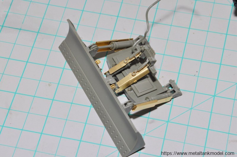 [模型网评测]MENG-1/35俄罗斯T-90主战坦克(带TBS-86推土铲)(TS-014)完全评测-开盒 - 第4张  | 制作坦克模型记录