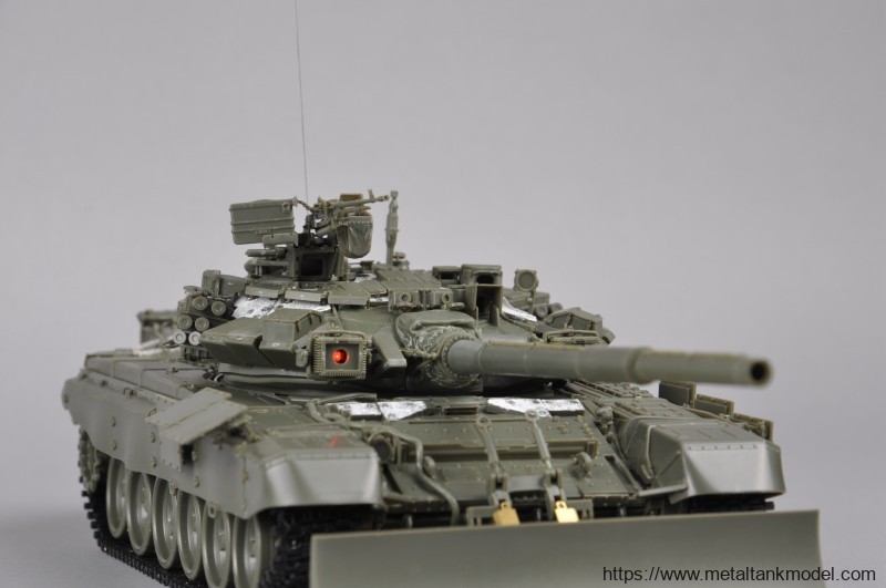 [模型网评测]MENG-1/35俄罗斯T-90主战坦克(带TBS-86推土铲)(TS-014)完全评测-开盒 - 第4张  | 制作坦克模型记录
