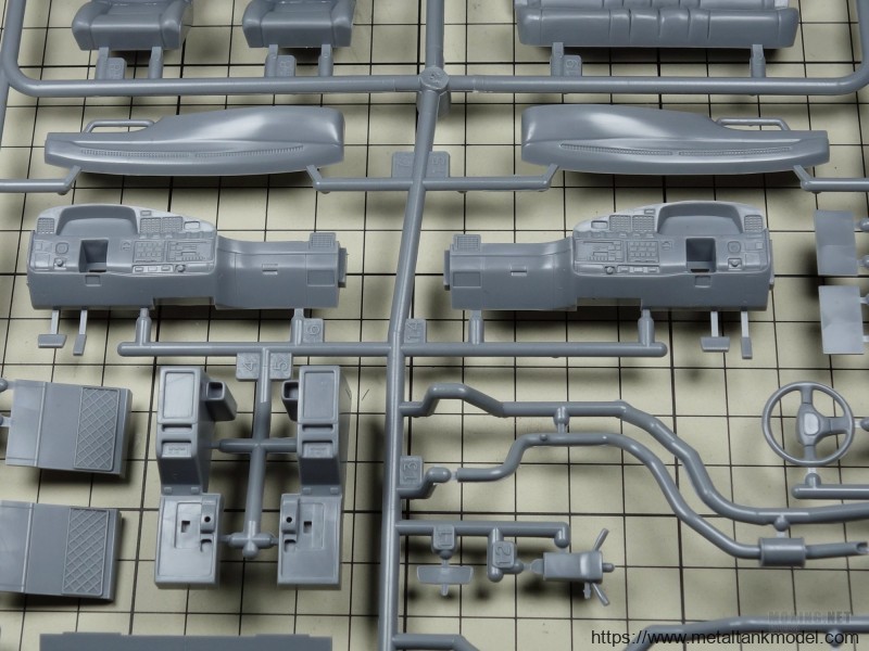 [模型网评测]田宫(24107)-1/24丰田陆地巡洋舰/兰德酷路泽VX80限量版-简介与开盒 - 第13张  | 制作坦克模型记录