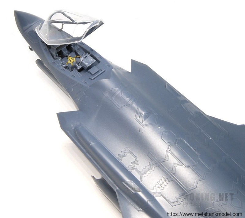 [坦克模型对比评测]MENG(LS007) VS 小鹰(80103)-1/48 F-35A