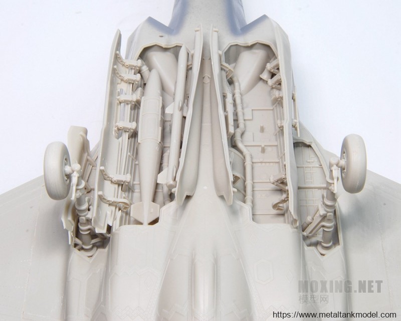 [坦克模型对比评测]MENG(LS007) VS 小鹰(80103)-1/48 F-35A