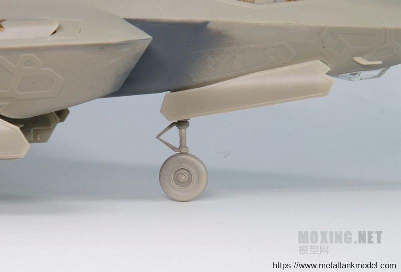 [坦克模型对比评测]MENG(LS007) VS 小鹰(80103)-1/48 F-35A