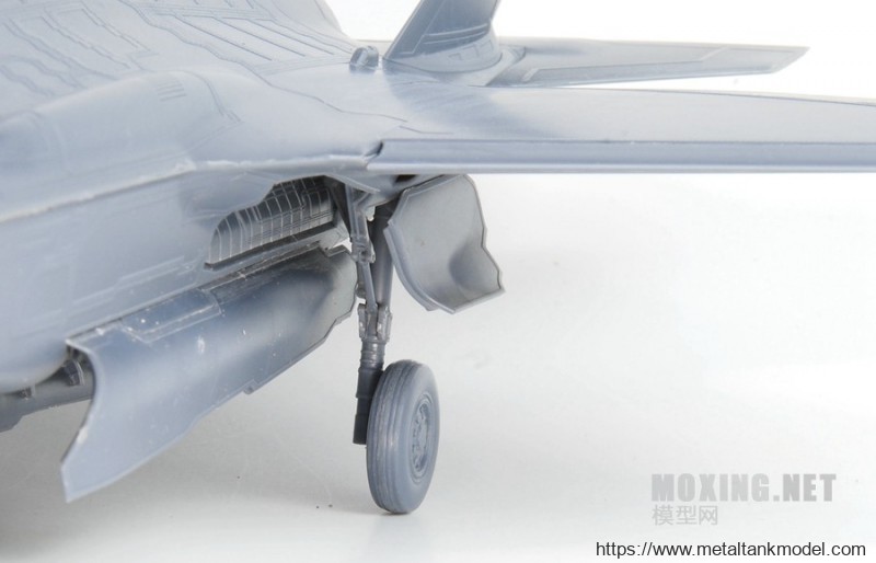 [坦克模型对比评测]MENG(LS007) VS 小鹰(80103)-1/48 F-35A
